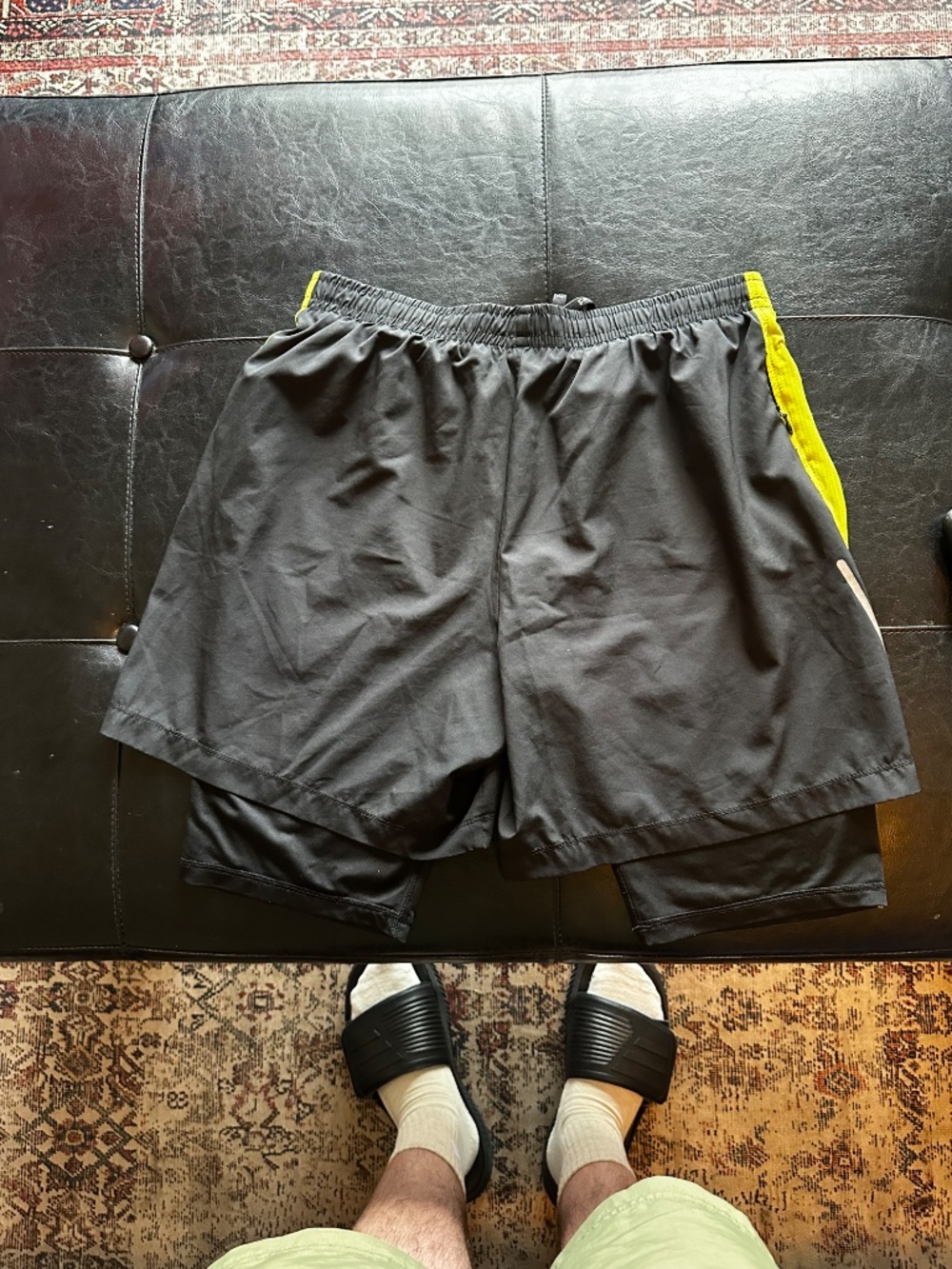 Hind Men’s Lined Running Shorts (black/yellow) - Picture 2 of 4